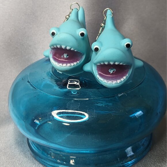 🦈Shark earrings🦈 - Picture 2 of 2